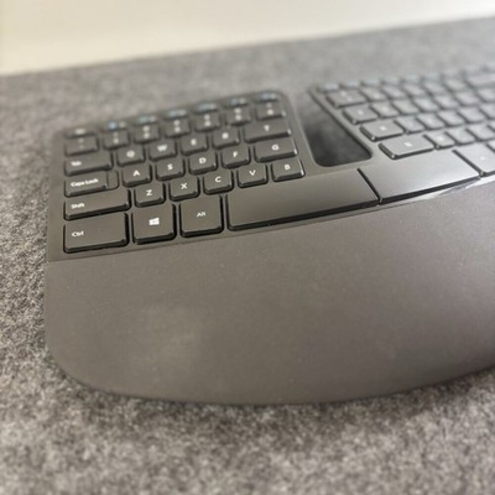 Microsoft  Sculpt Ergonomic Wireless Keyboard NO Dongle/Battery Cover